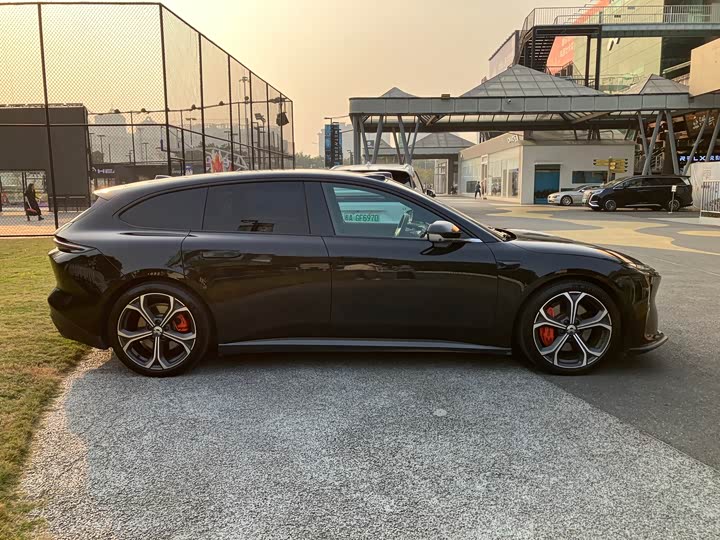 Фото 3 - Nio ET5T