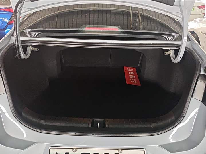 Фото 4 - Geely Emgrand L Hi·P Hybrid