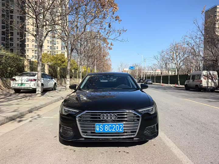 Фото 2 - Audi A6L