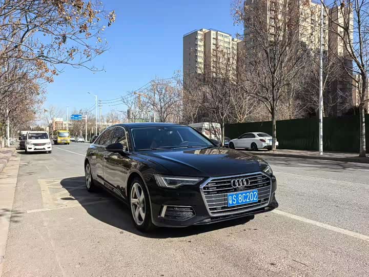Фото 3 - Audi A6L