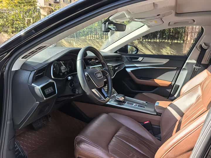 Фото 4 - Audi A6L