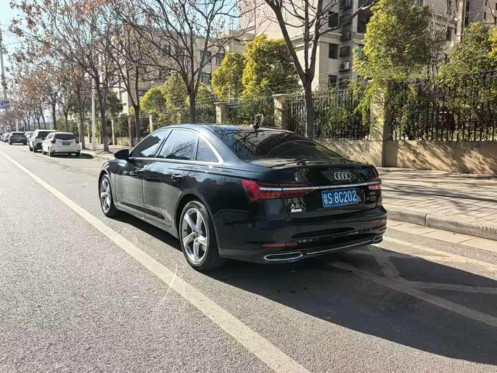 Фото 7 - Audi A6L