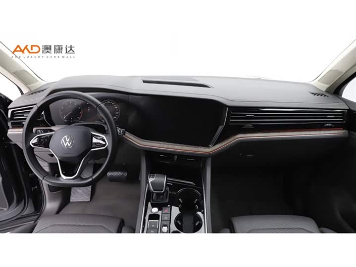 Фото 5 - Volkswagen Touareg