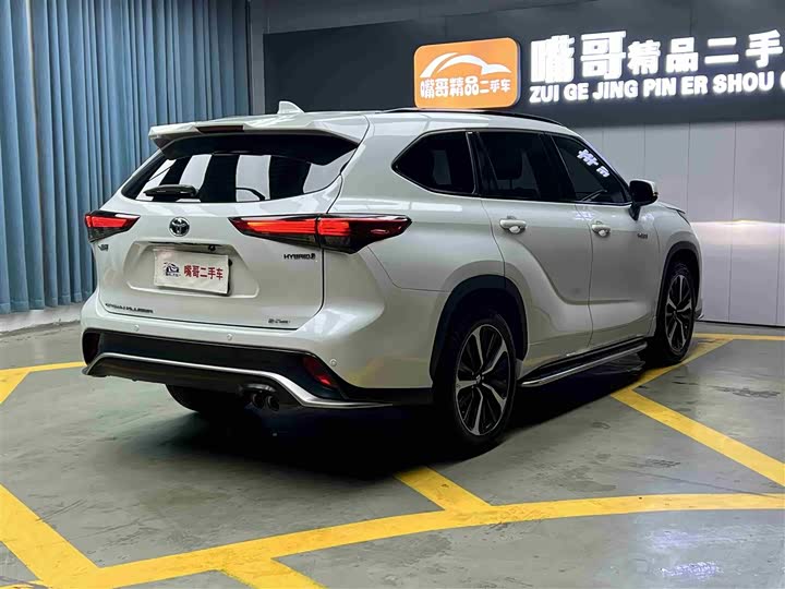 Фото 6 - Toyota Crown Kluger