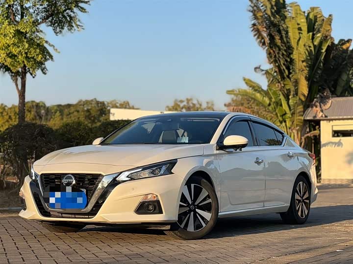 Фото 1 - Nissan Teana