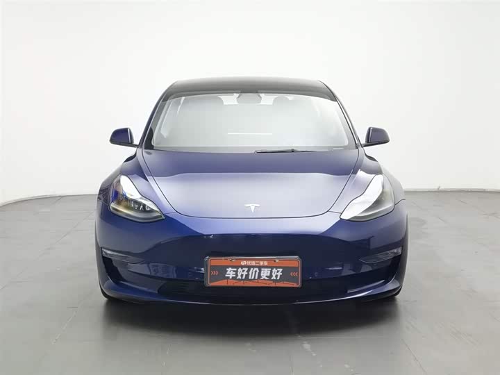 Фото 3 - Tesla Model 3