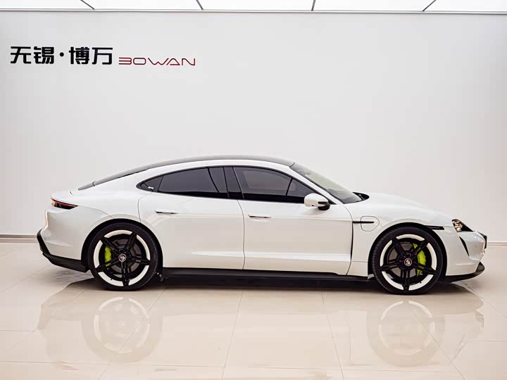 Фото 3 - Porsche Taycan