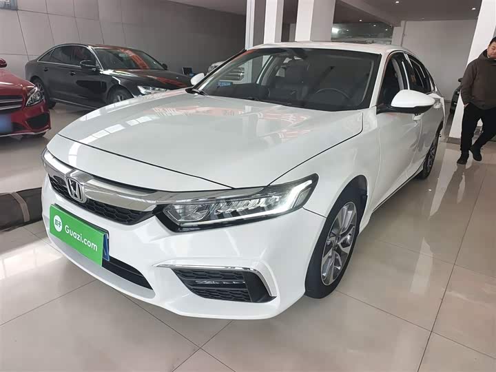 Фото 1 - Honda Inspire