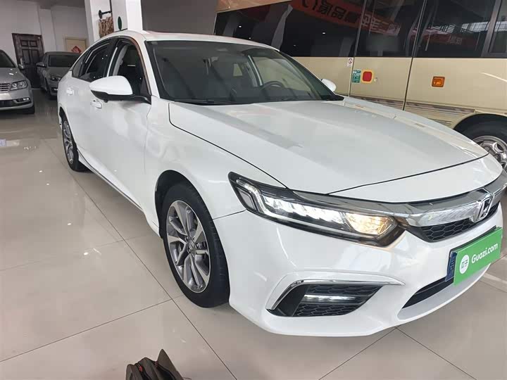 Фото 4 - Honda Inspire