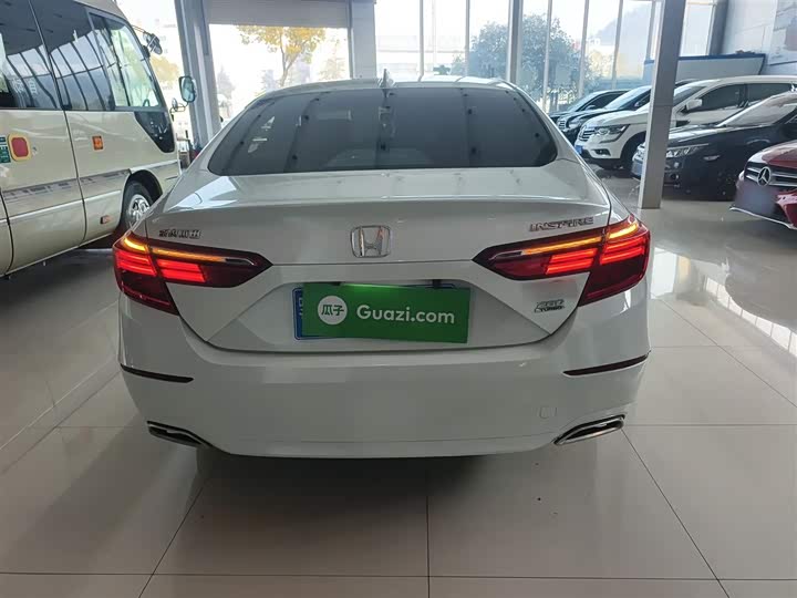 Фото 6 - Honda Inspire