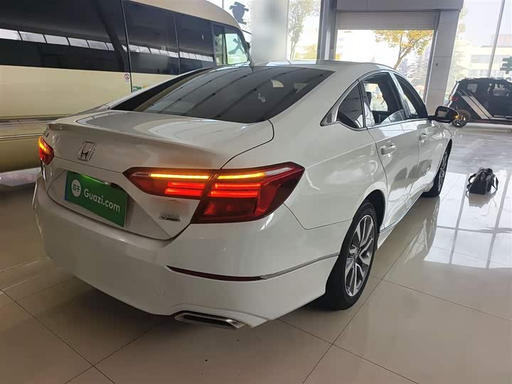 Фото 7 - Honda Inspire