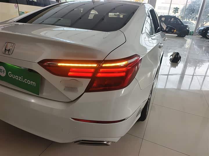 Фото 8 - Honda Inspire