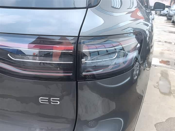 Фото 8 - Geely Galaxy E5