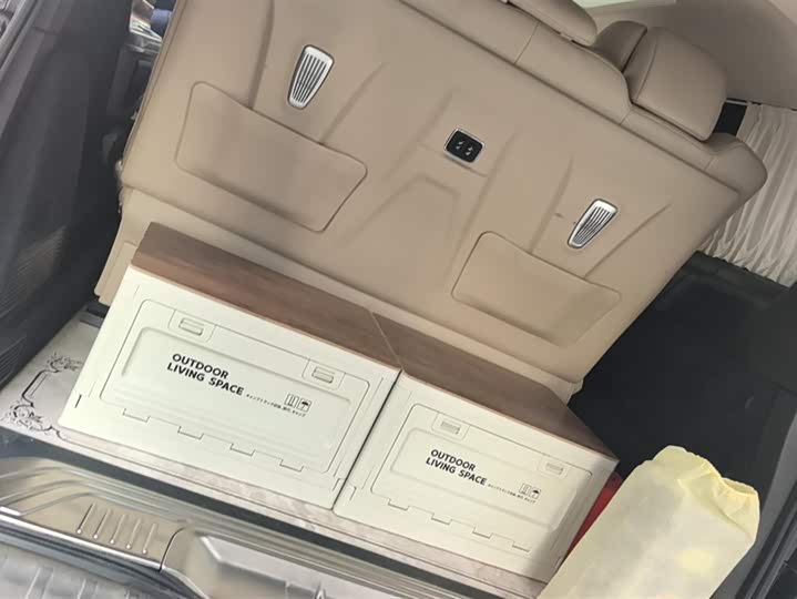 Фото 4 - Mercedes-Benz V-Class