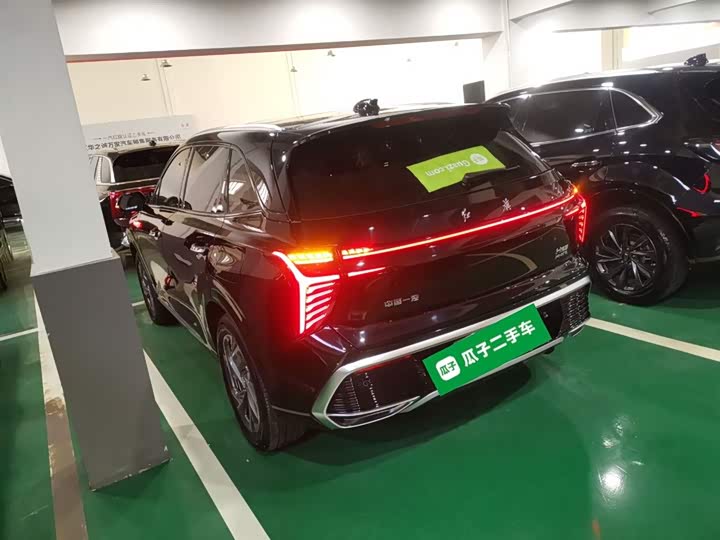 Фото 5 - Hongqi HS3 Hybrid