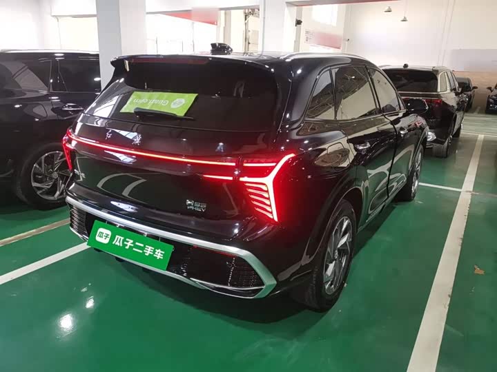 Фото 7 - Hongqi HS3 Hybrid