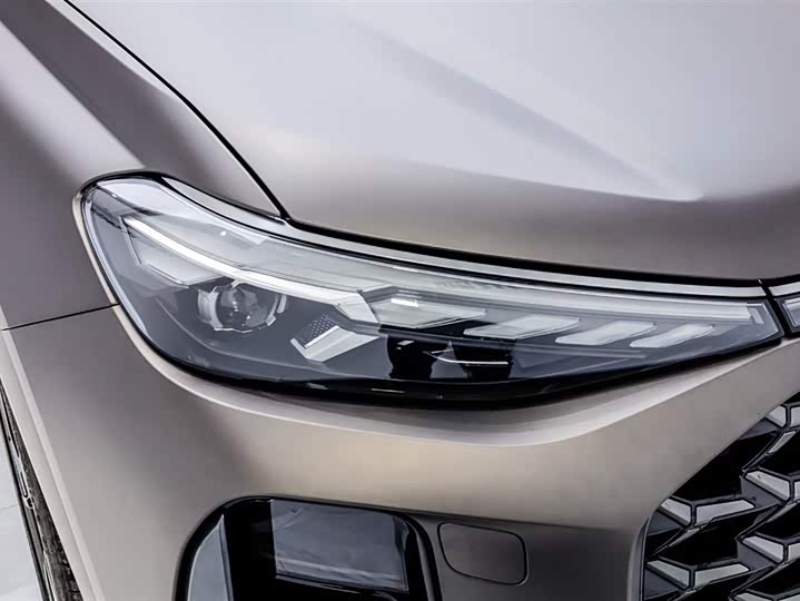 Фото 7 - Audi Q6