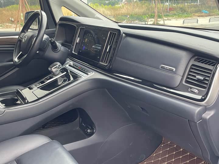 Фото 8 - GAC Trumpchi M8