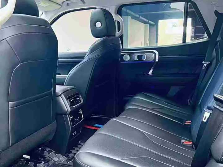 Фото 6 - Tank 400