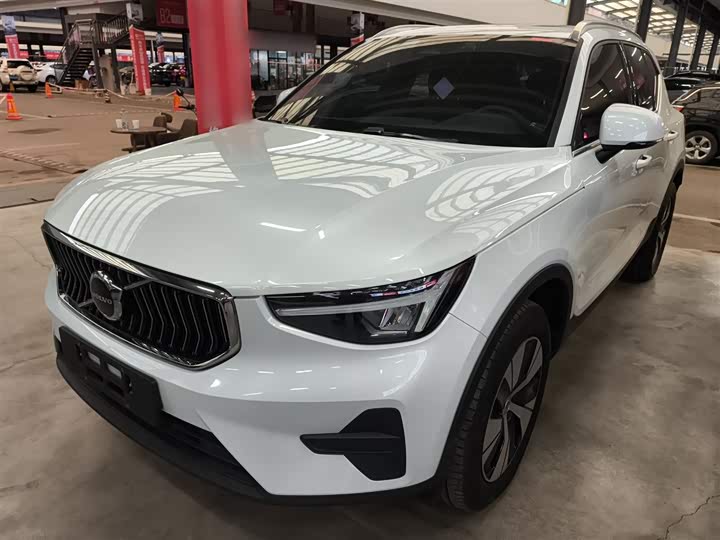 Фото 2 - Volvo XC40
