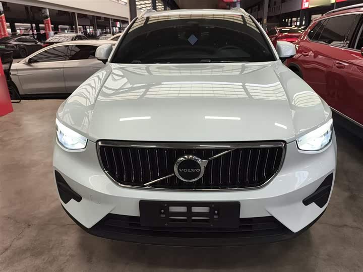 Фото 3 - Volvo XC40