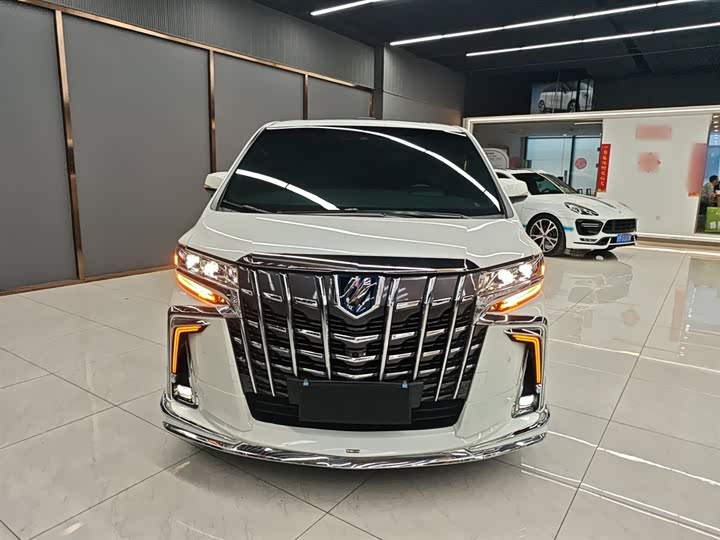 Фото 3 - Toyota Alphard