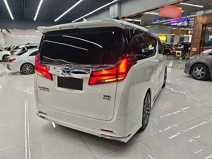 Фото 7 - Toyota Alphard