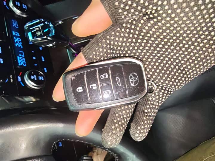 Фото 9 - Toyota Alphard