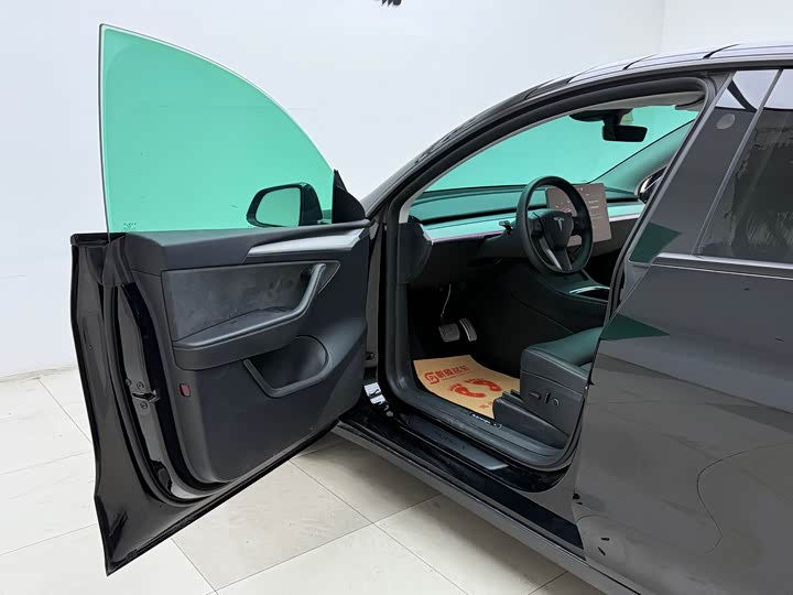 Фото 4 - Tesla Model Y