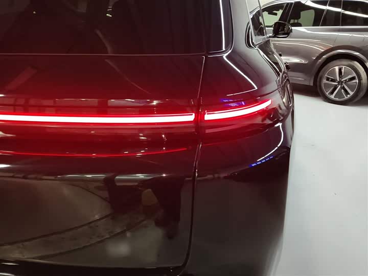 Фото 8 - LiXiang L8