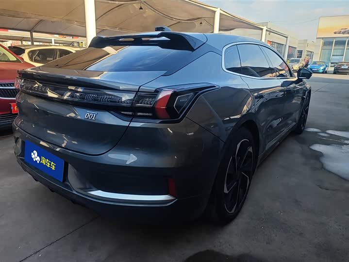 Фото 3 - Zeekr 001