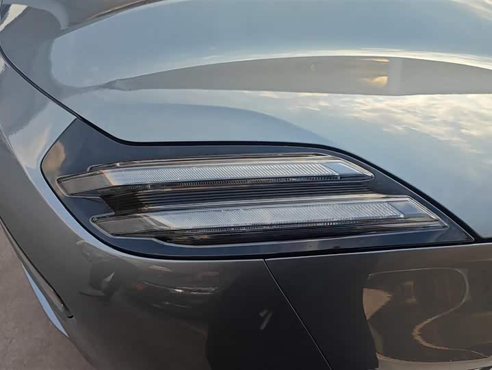 Фото 5 - Zeekr 001