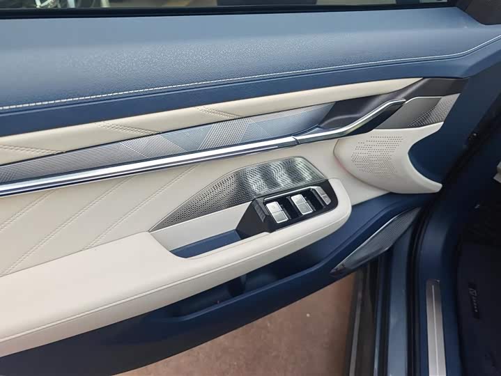 Фото 7 - Zeekr 001