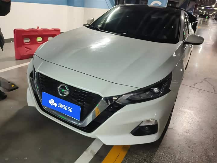 Фото 1 - Nissan Teana