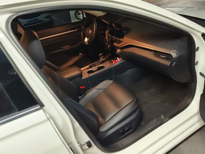 Фото 8 - Nissan Teana