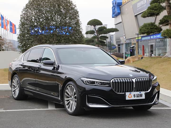 Фото 3 - BMW 7 Series