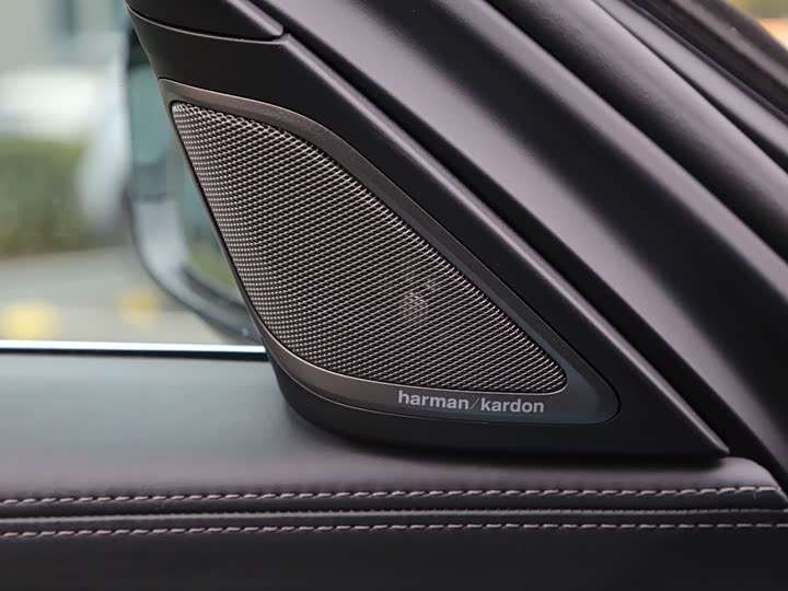 Фото 9 - BMW 7 Series