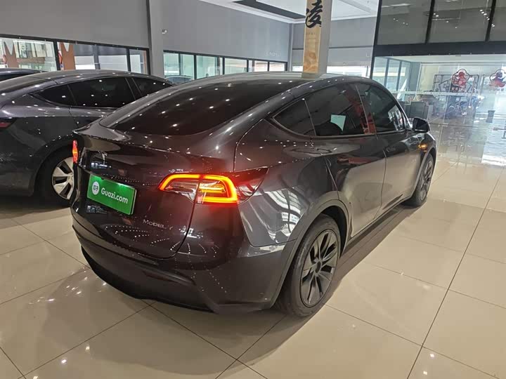 Фото 7 - Tesla Model Y