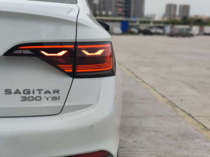 Фото 7 - Volkswagen Sagitar L