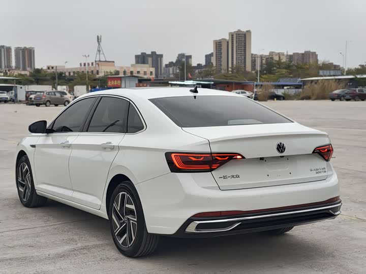 Фото 8 - Volkswagen Sagitar L