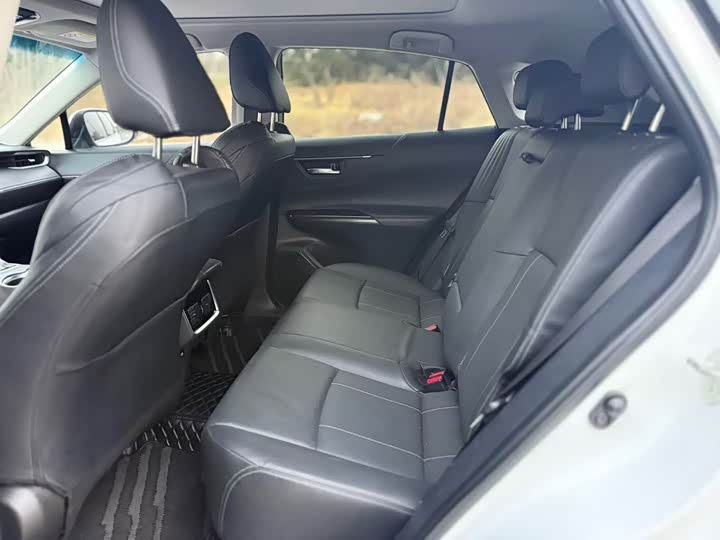 Фото 6 - Toyota Harrier