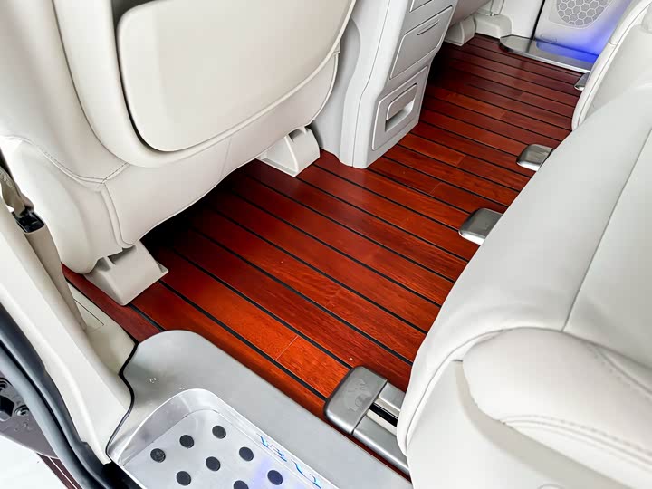 Фото 6 - Buick GL8 ES