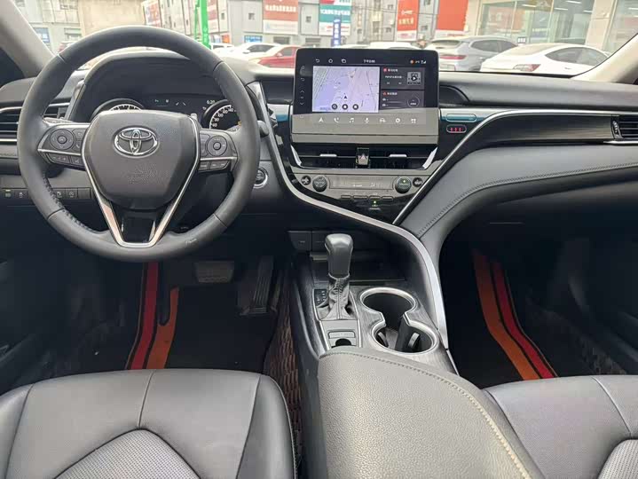Фото 7 - Toyota Camry