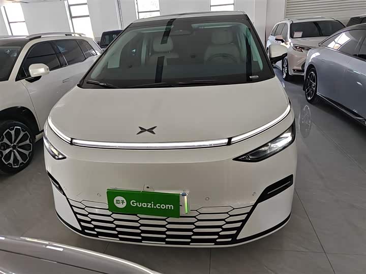 Фото 3 - XPeng X9