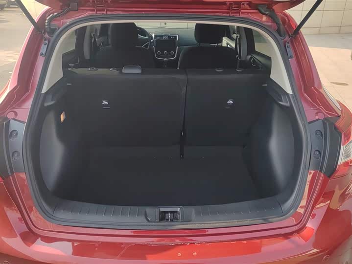 Фото 4 - Nissan Tiida