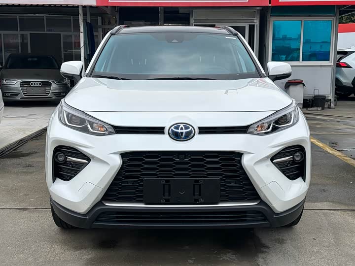 Фото 2 - Toyota Wildlander