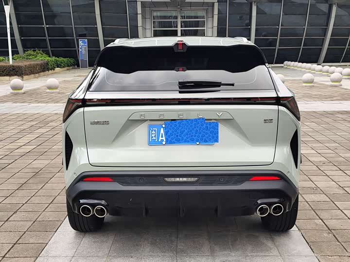 Фото 8 - Geely Atlas