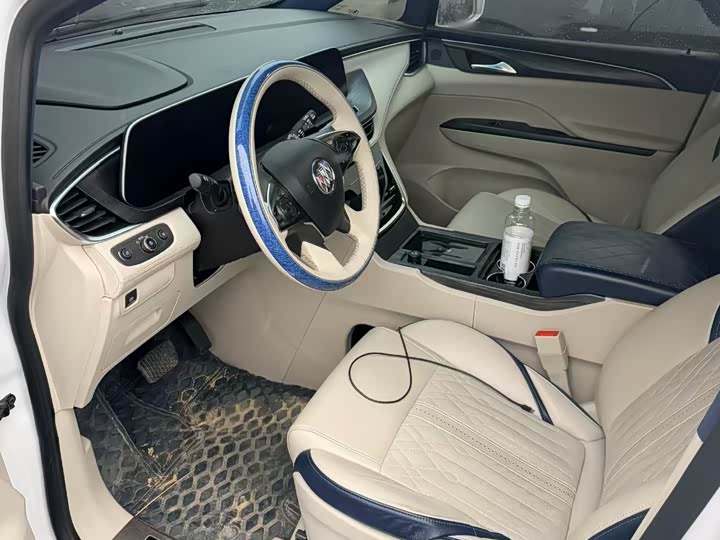 Фото 2 - Buick GL8 ES