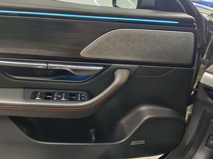 Фото 9 - XPeng P7