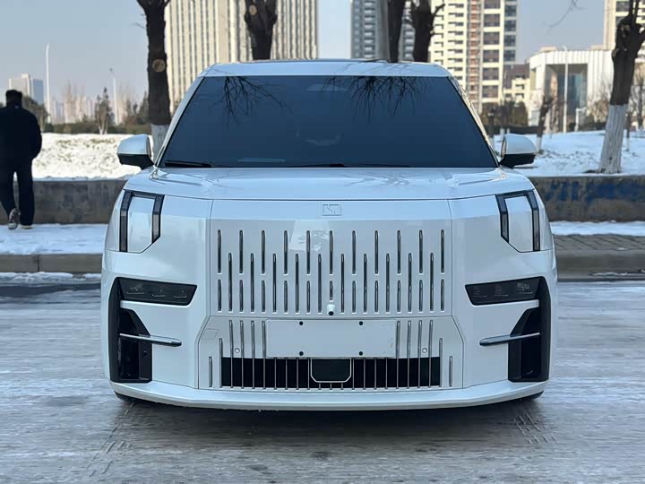 Фото 2 - Zeekr 009